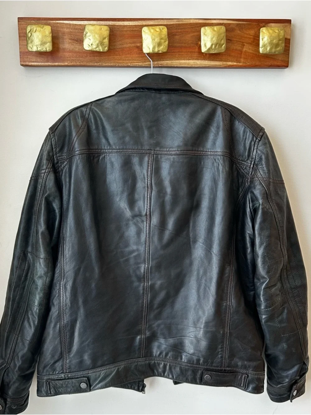 Danier Black Leather Moto Jacket Size Large Quilted Shoulder Full Zip Distressed - Picture 5 of 15
